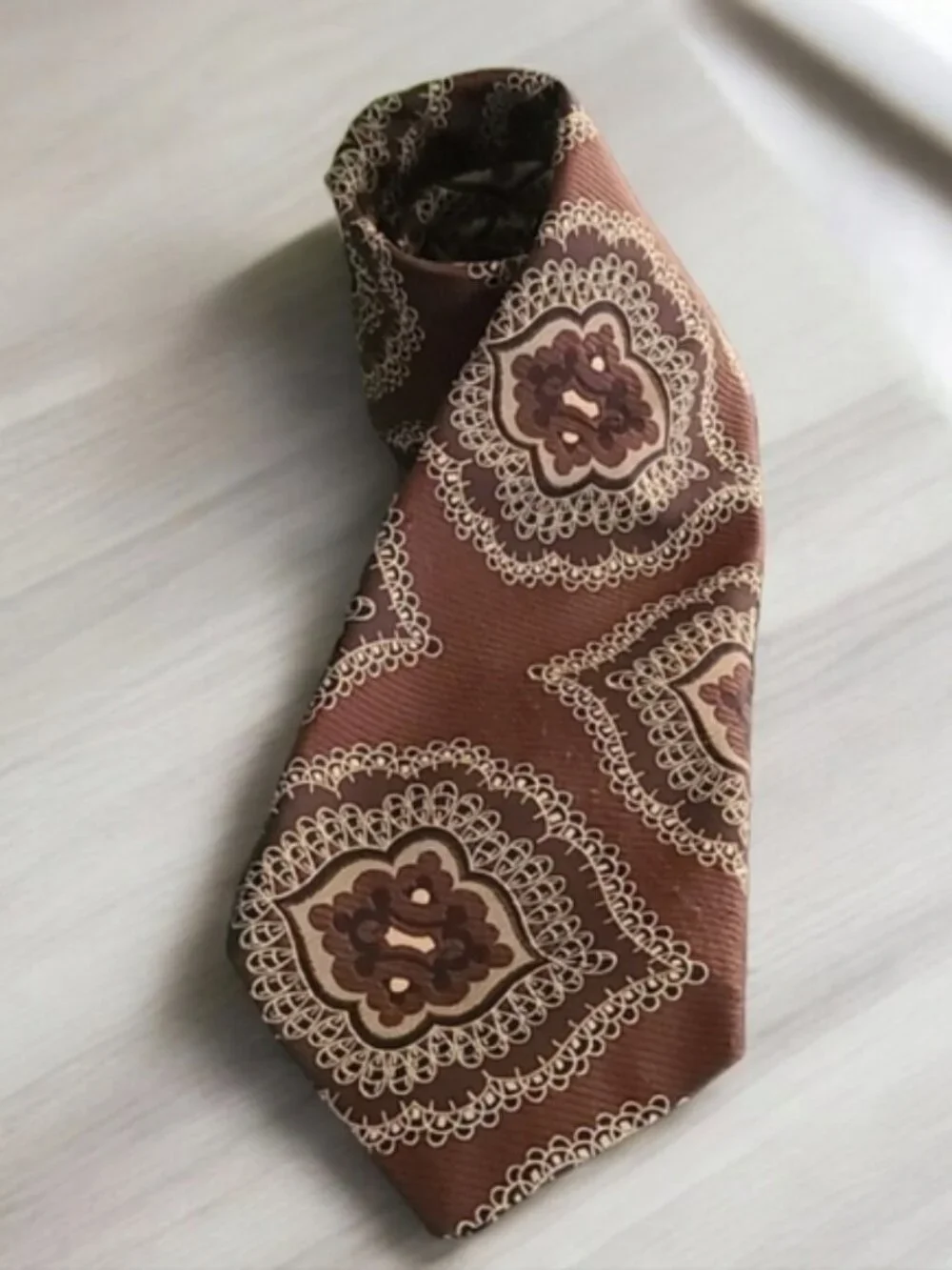 VINTAGE 70's PAVANNE CRAVATS Mens Dress Suit Tie Brown Polyester MCM Retro
